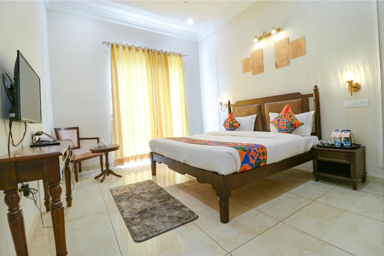 Fabhotel K9 Villa Лудяна Екстериор снимка